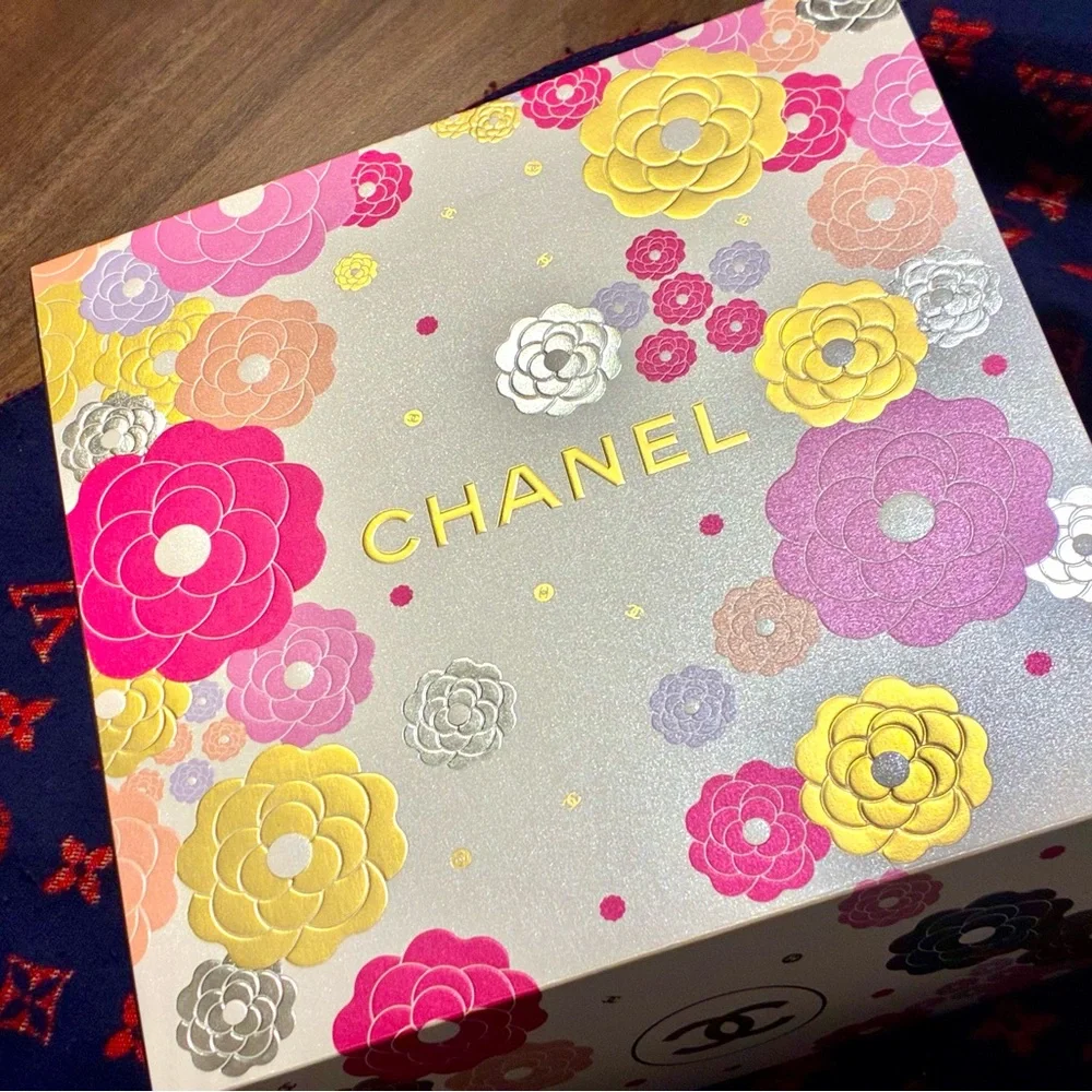 CHANEL 2026 Ltd Edition Beautiful Floral Gift  Box in Pink, Yellow,Gold & Silver